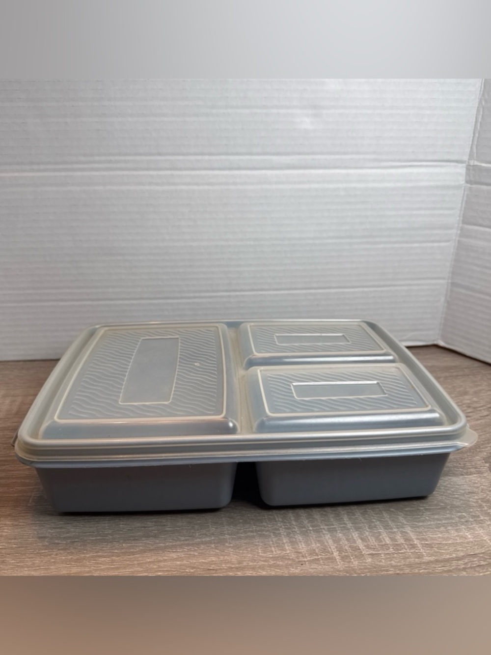 Vintage Tucker Serve & Store Divided Plastic Storage Container with Lid Blue 10"